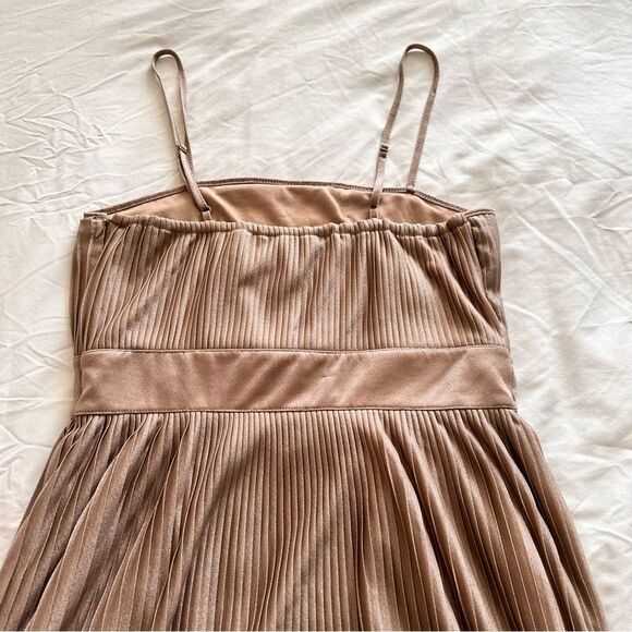 Forever 21 pleated dress for medium size girls - Picture 7 of 9